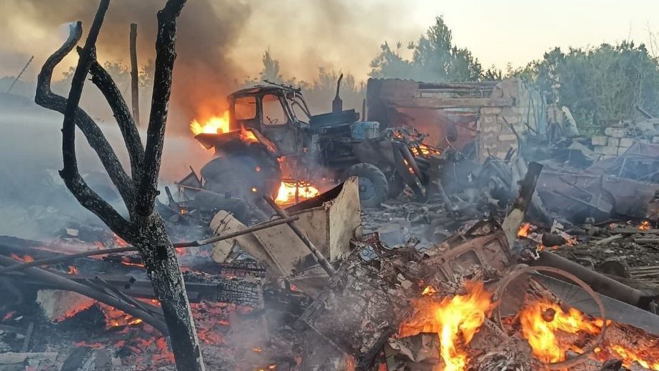 На Запоріжжі через російські удари спалахнули сільгосптехніка та сухостій