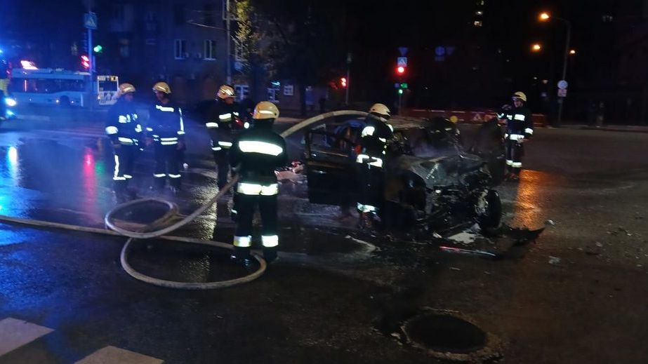 ДТП в центре Запорожья: после столкновения вспыхнул Chevrolet