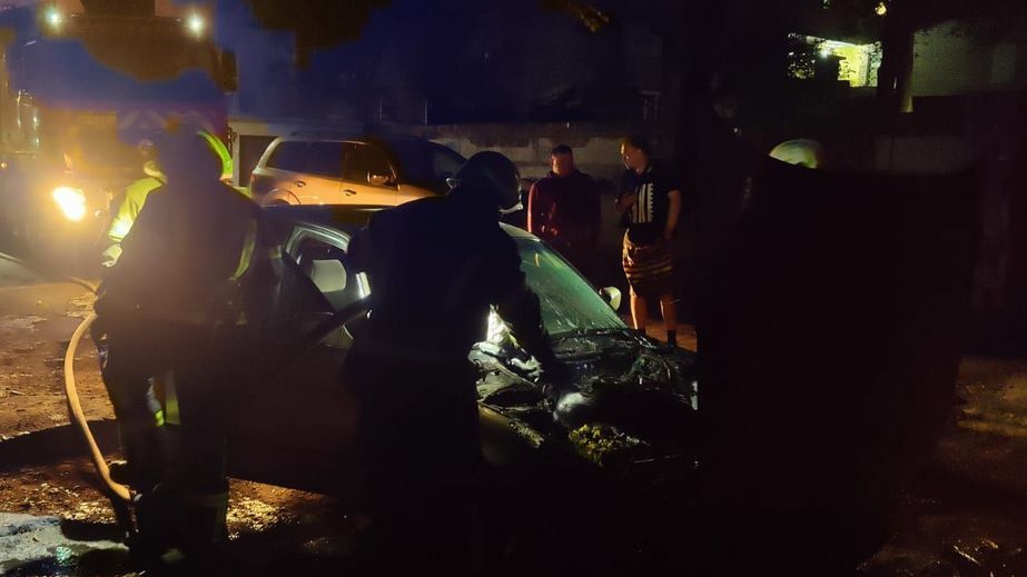 В одному з районів Запоріжжя спалахнув BMW