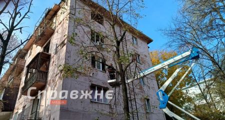 Выбитые окна и разбитые автомобили: как выглядит Запорожье после атаки дронов