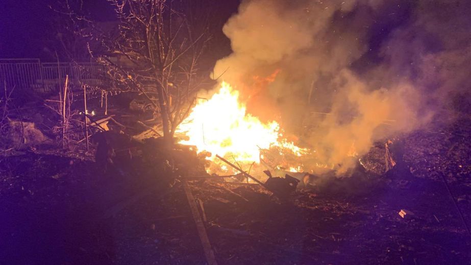 Пылали дома, есть раненая – последствия ударов РФ по поселку под Запорожьем