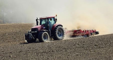 Росіяни вдарили по аграріях на Запоріжжі: є поранений