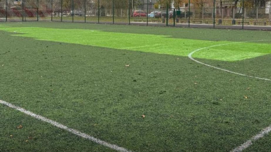 Стадіон оновили в одному з районів Запоріжжя