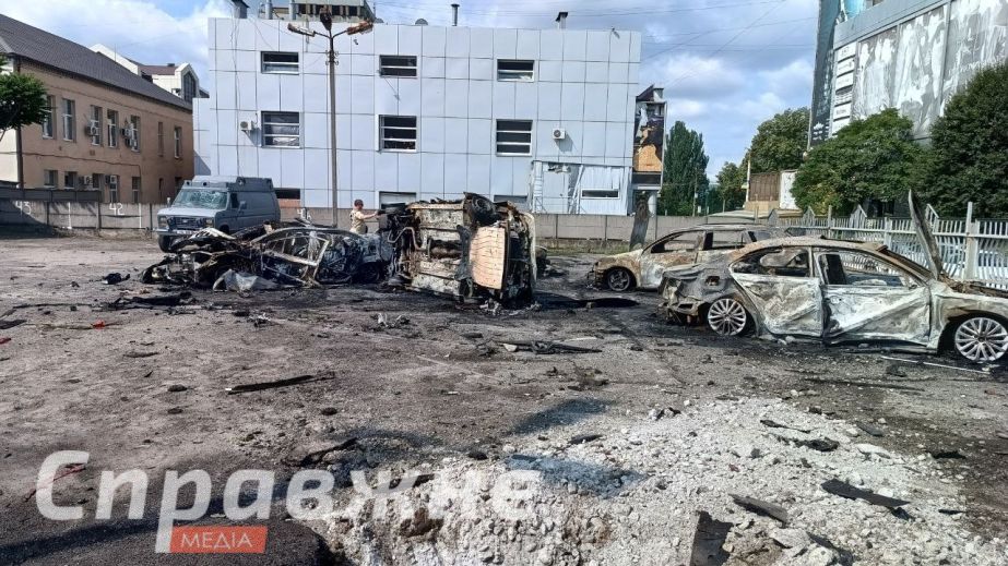 У Запоріжжі пошкоджено щонайменше 15 будівель внаслідок ранкової атаки