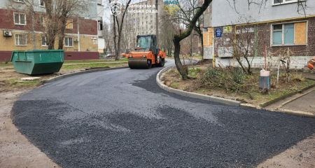 Чекали багато років: у Запоріжжі почали ремонт дороги в Дніпровському районі