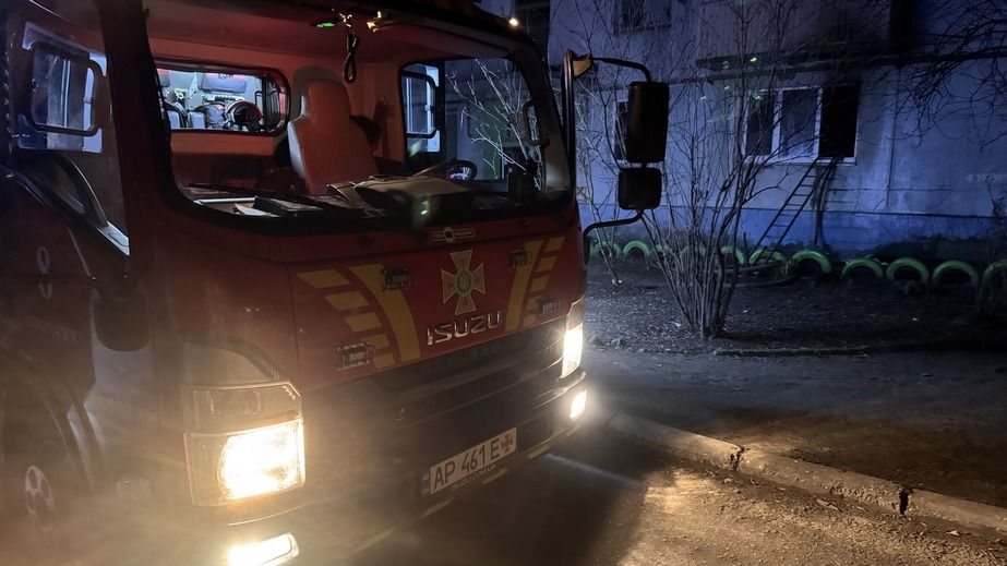 Пожар в Запорожье: есть жертва, спасли женщину с тремя детьми