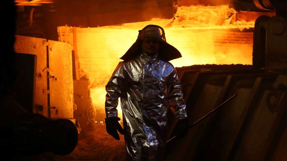 Российский обстрел привел к аварийной остановке Запорожстали