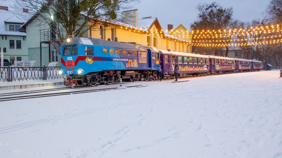 Эвакуированный из Запорожья тепловоз помог в работе Львовской детской железной дороге &ndash; кадры