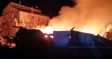 Будинки палали через російські обстріли на Запоріжжі: загинули двоє чоловіків