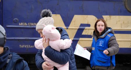 Укрзалізниця евакуює людей з прифронтових громад на Запоріжжі: куди їдуть