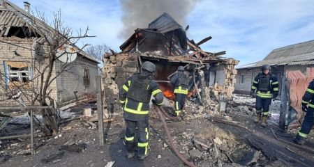 Будинки та гараж горіли через російські обстріли на Запоріжжі