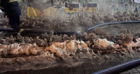 Канализационные стоки затопили мемориал павшим Героям в Запорожье &ndash; фотофакт