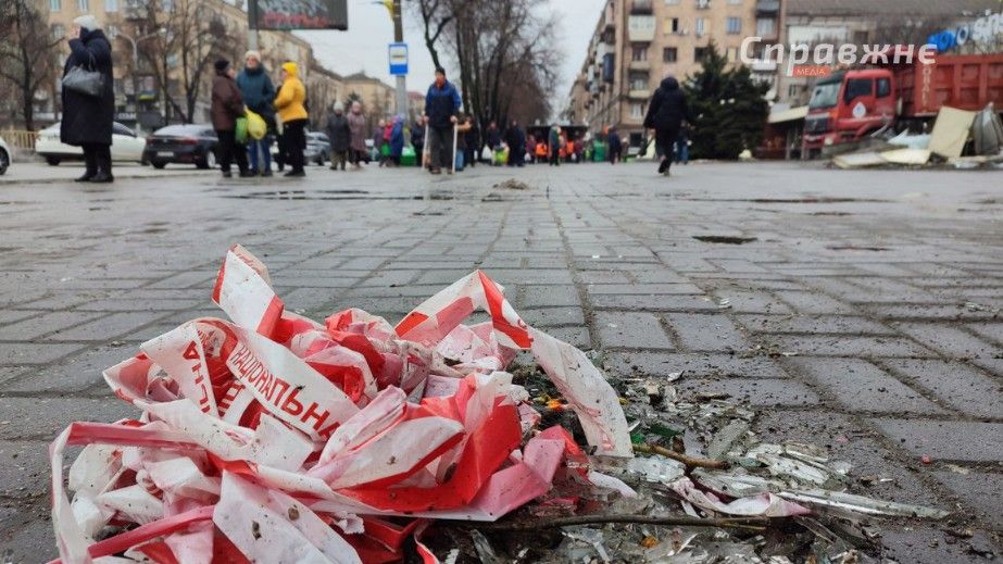 Разбитые дома, ТЦ и сгоревшие авто: как выглядит Запорожье после налета БпЛА