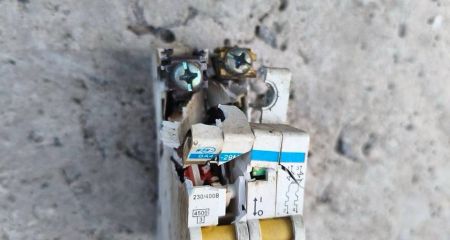 Вандали пошкодили мережу вуличного освітлення в селищі під Запоріжжям