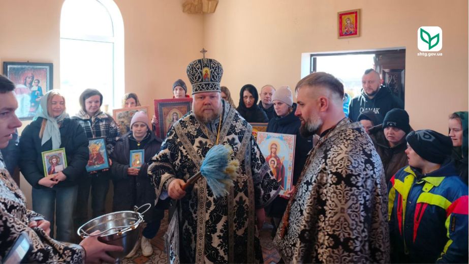 Строили почти 10 лет: под Запорожьем освятили храм