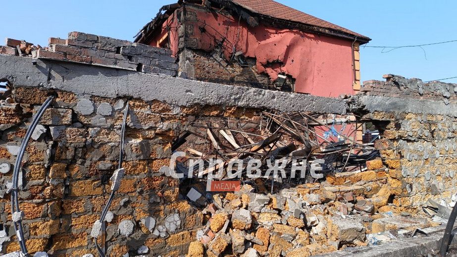 Сорванные фасады и пробитые крыши: дроны потрощили частный сектор Запорожья