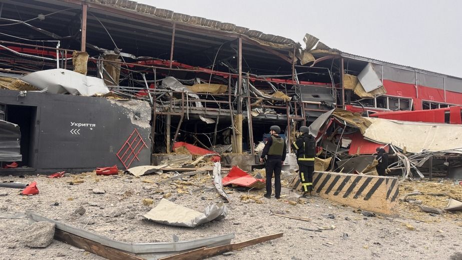 У ДСНС показали наслідки ранкового обстрілу Запоріжжя