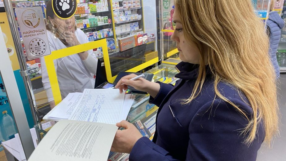 Цены на лекарства проверяли в аптеках Запорожья: есть нарушения