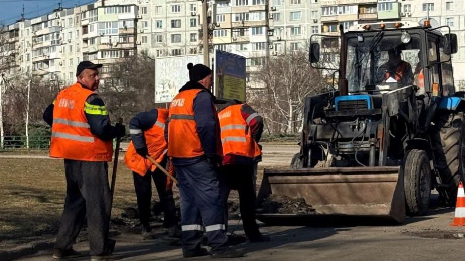 Новий асфальт уклали на основних вулицях Хортицького району Запоріжжя