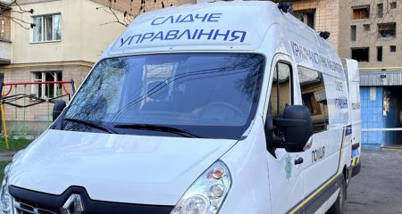 Поклав тіло на диван і ліг спати: запоріжець до смерті забив жінку палицею