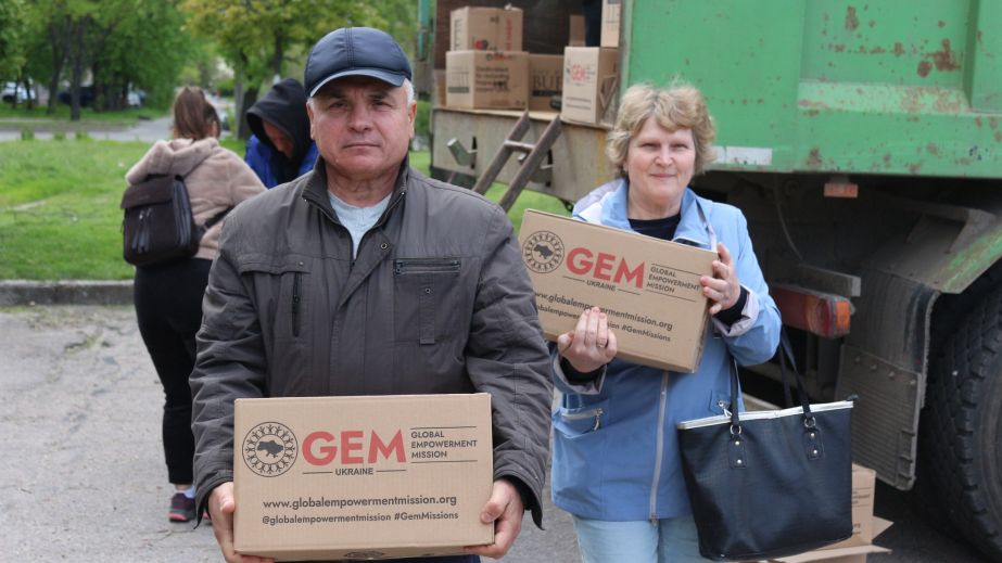Переселенці з прифронтової громади отримали гуманітарку в Запоріжжі