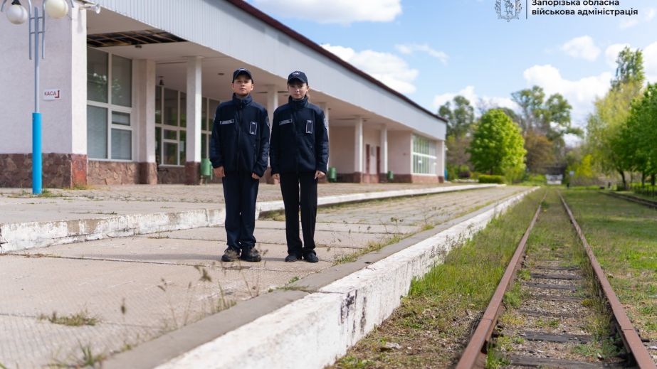 Запорізькі школярі стажуються на дитячих залізницях України