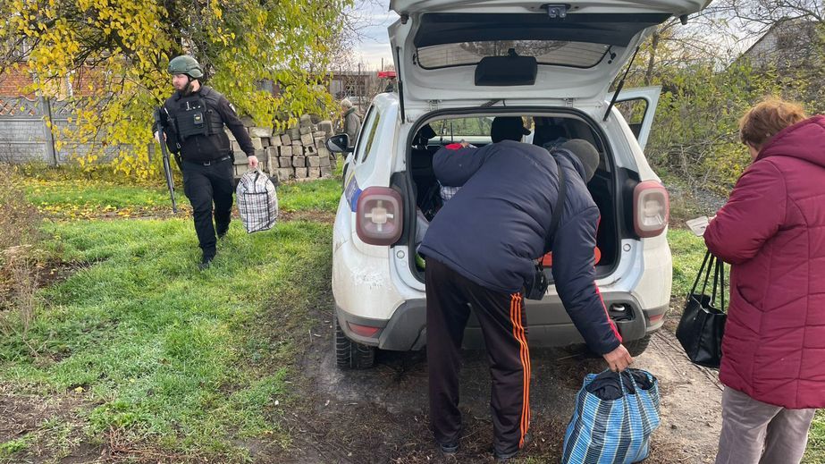 Сімох цивільних евакуювали з прифронтових районів Запорізької області