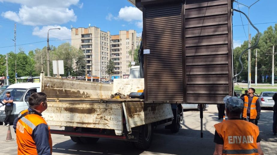 Незаконный МАФ снесли в спальном районе Запорожья