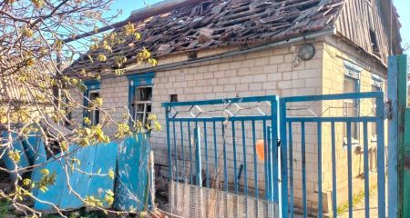 Волонтеры восстановили 10 домов в частном секторе Запорожья после атаки &ndash; фото