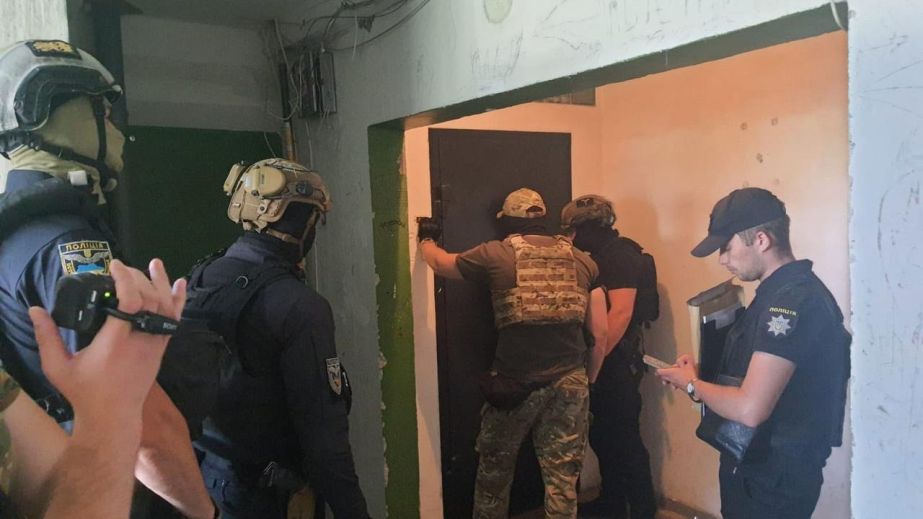 В Запорожье накрыли банду авторитета после кражи: изъято оружие и миллионы