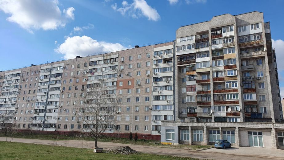 Более 600 "квадратов" кровель починили после атак РФ в Запорожье