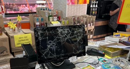 Хуліган із молотком трощив магазини в Запоріжжі &ndash; подробиці