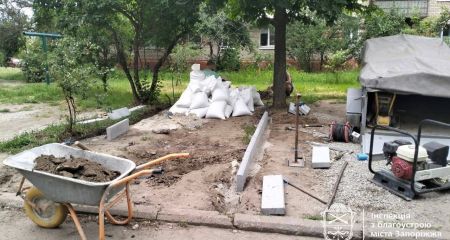 Запорожец хотел обустроить паркоместо во дворе: чем закончилось
