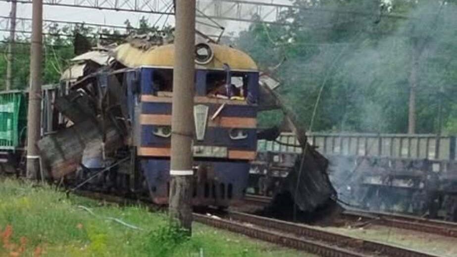 Російський дрон влучив у електровоз у Запоріжжі