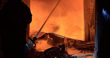 Понад 250 вогнеборців гасили пожежі після обстрілів Запоріжжя та передмістя
