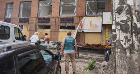 Более 1600 кв. м земли Запорожья засорены после российского удара