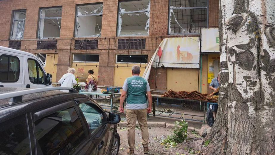 Понад 1600 кв. м землі Запоріжжя засмічені після російського удару