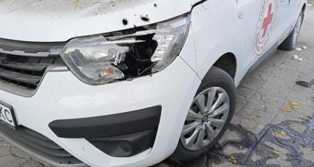 Автівка Червоного Хреста потрапила під російський авіаудар на Запоріжжі
