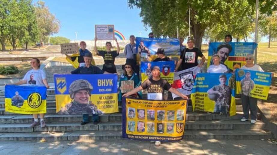 "Ми тут, бо вони досі там": у Запоріжжі бігли за полонених
