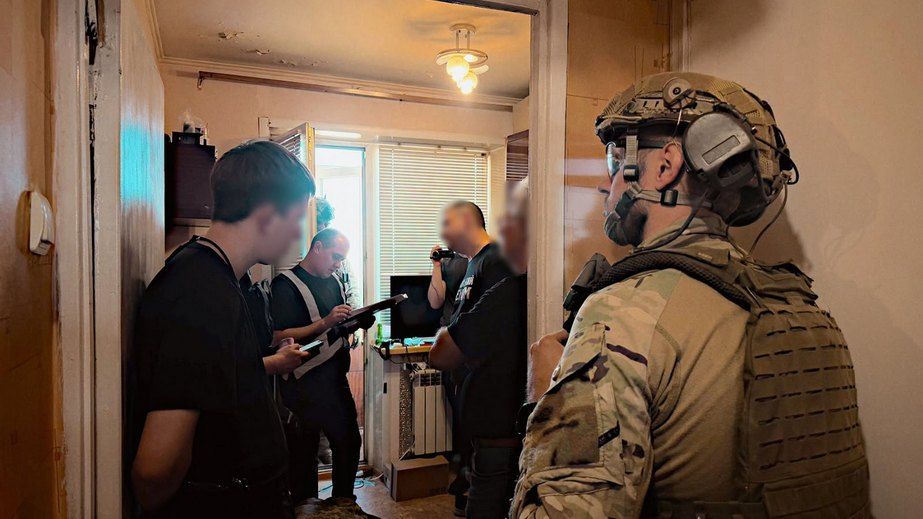 Двое мужчин угрожали подорвать гранаты в Запорожье &ndash; подробности