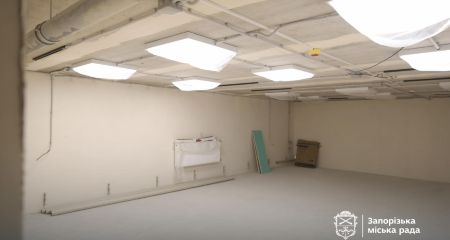 "Підземна" школа з ліфтом: ремонт укриття завершують в запорізькій гімназії