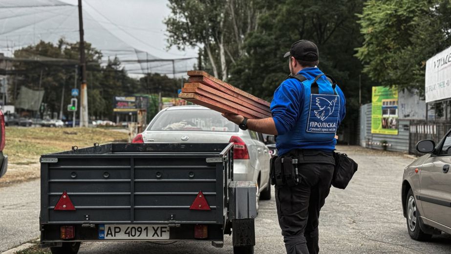 Жителям двох громад під Запоріжжям передали допомогу після атак РФ