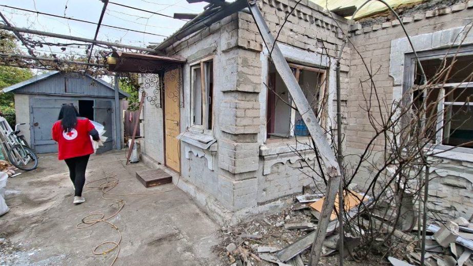 Червоний Хрест допоміг жителям атакованого Вільнянська на Запоріжжі