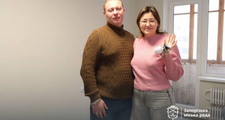 9 років очікування: родина-ВПО отримала 3-кімнатну квартиру в Запоріжжі