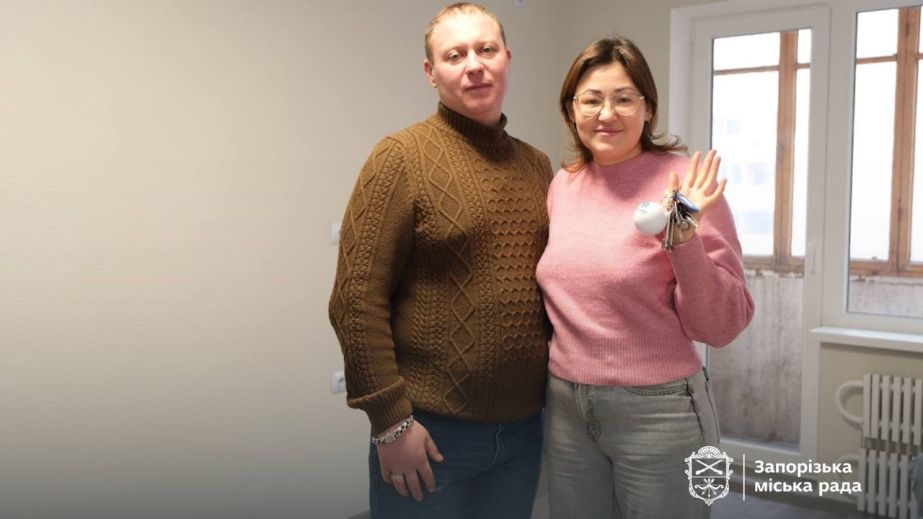 9 років очікування: родина-ВПО отримала 3-кімнатну квартиру в Запоріжжі