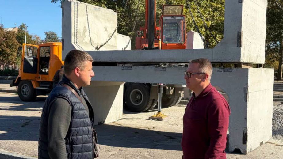 Новое модульное укрытие устанавливают в центре Запорожья