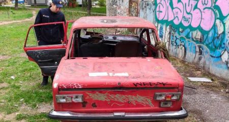 Покинуті автівки шукають у запорізьких дворах &ndash; що відомо