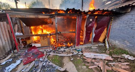 Горіли будинки й автівки: ДСНС показала наслідки ударів на Запоріжжі