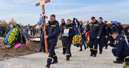 Запорожье провело в последний путь двух погибших спасателей