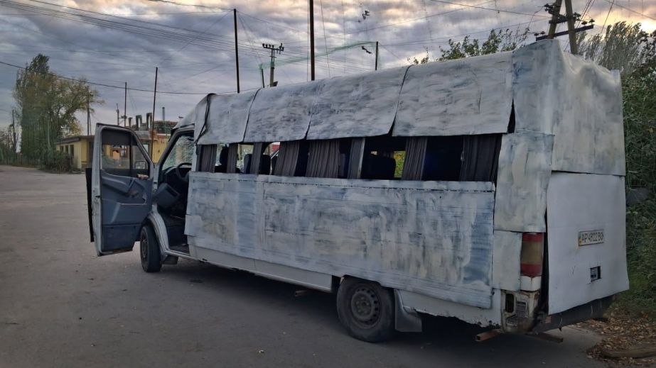 Росіяни вдарили по соціальному автобусу під Запоріжжям &ndash; подробиці